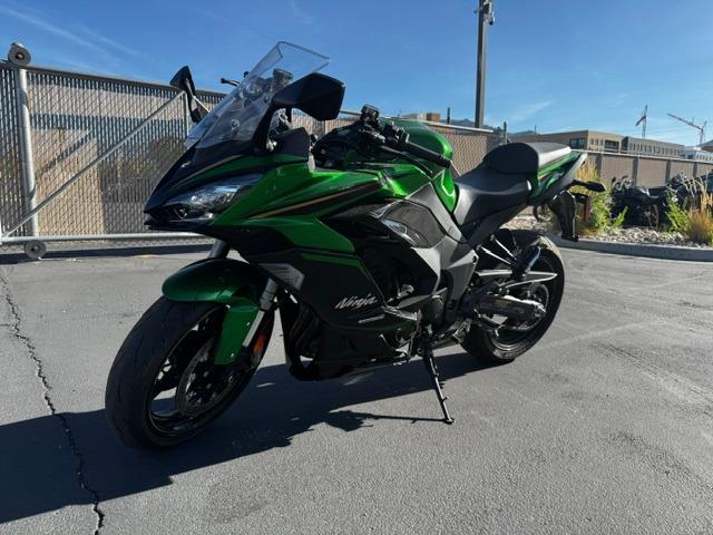 2025 Kawasaki Ninja ZX1100 SX