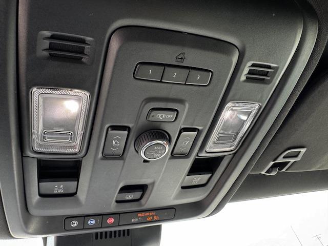 Vehicle Photograph