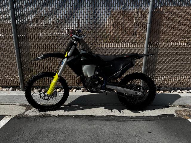 Vehicle Photograph