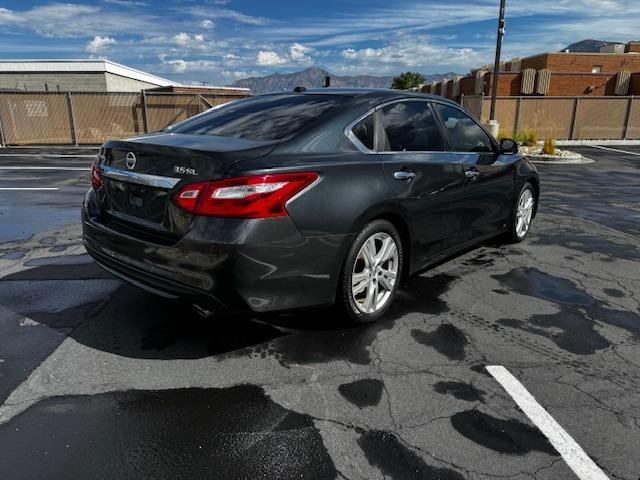Vehicle Photograph