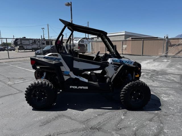 Vehicle Photograph