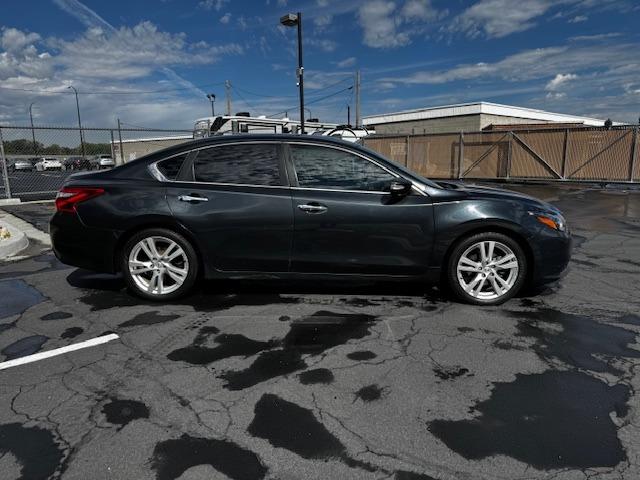 Vehicle Photograph
