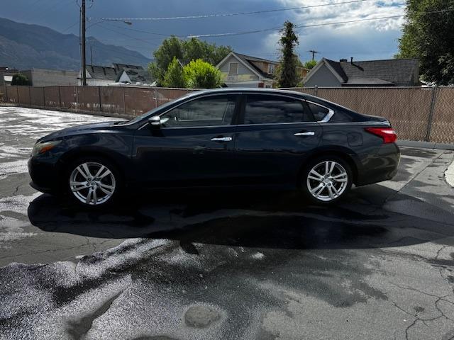 Vehicle Photograph